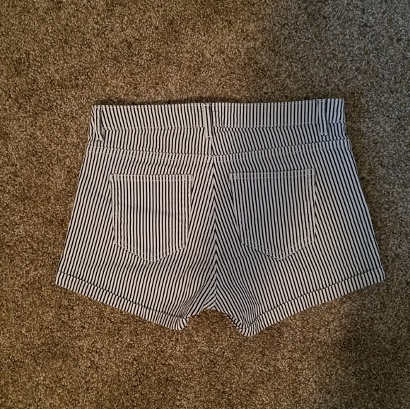 H&M Striped Shorts - Picture 4 of 6